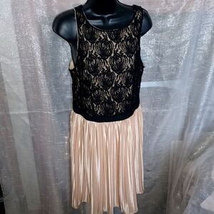 Rewind Junior’s dress, Black Lace bodace over Champaign Pleated skirt, XL